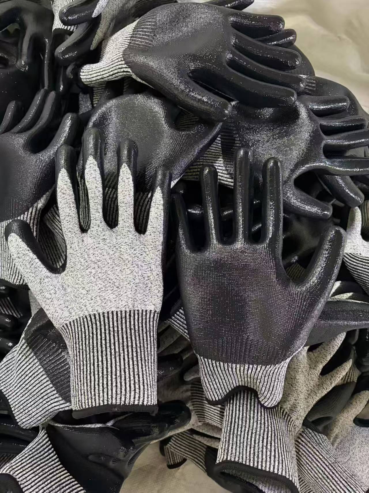 Cut-resistant Smooth Nitrile Palm Dipped Safety Gloves, 13g HPPE Anti-cut Liner Protection Gloves
