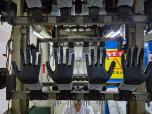 13g HPPE nitrile coated gloves.jpg