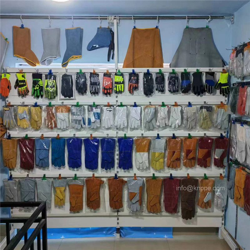 welder gloves showroom display04