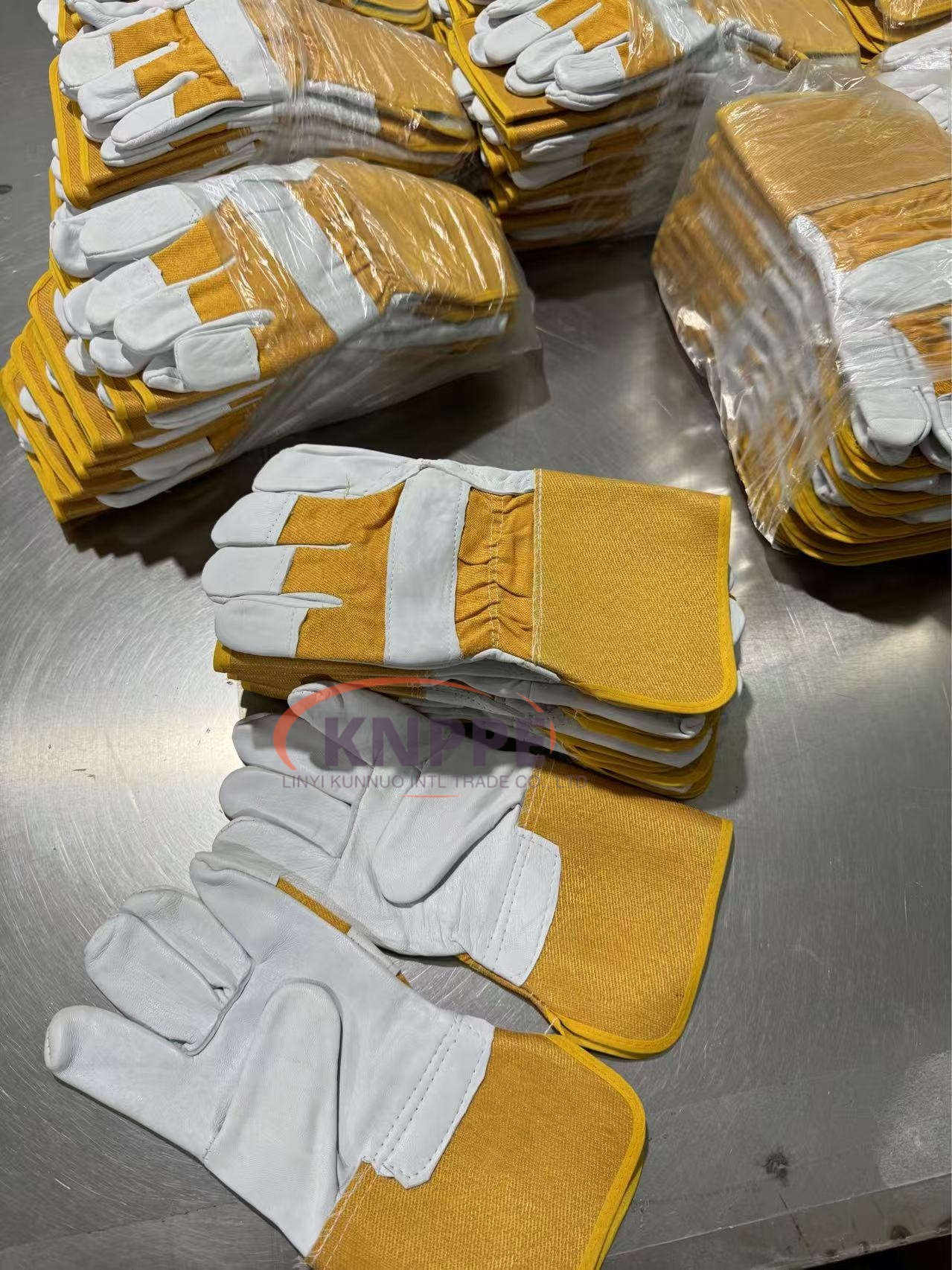 Daily: Production Site Viewing for Canvas Twill Sheepskin Leather Short Rigger Working Gloves with Extended Safety Cuffing 